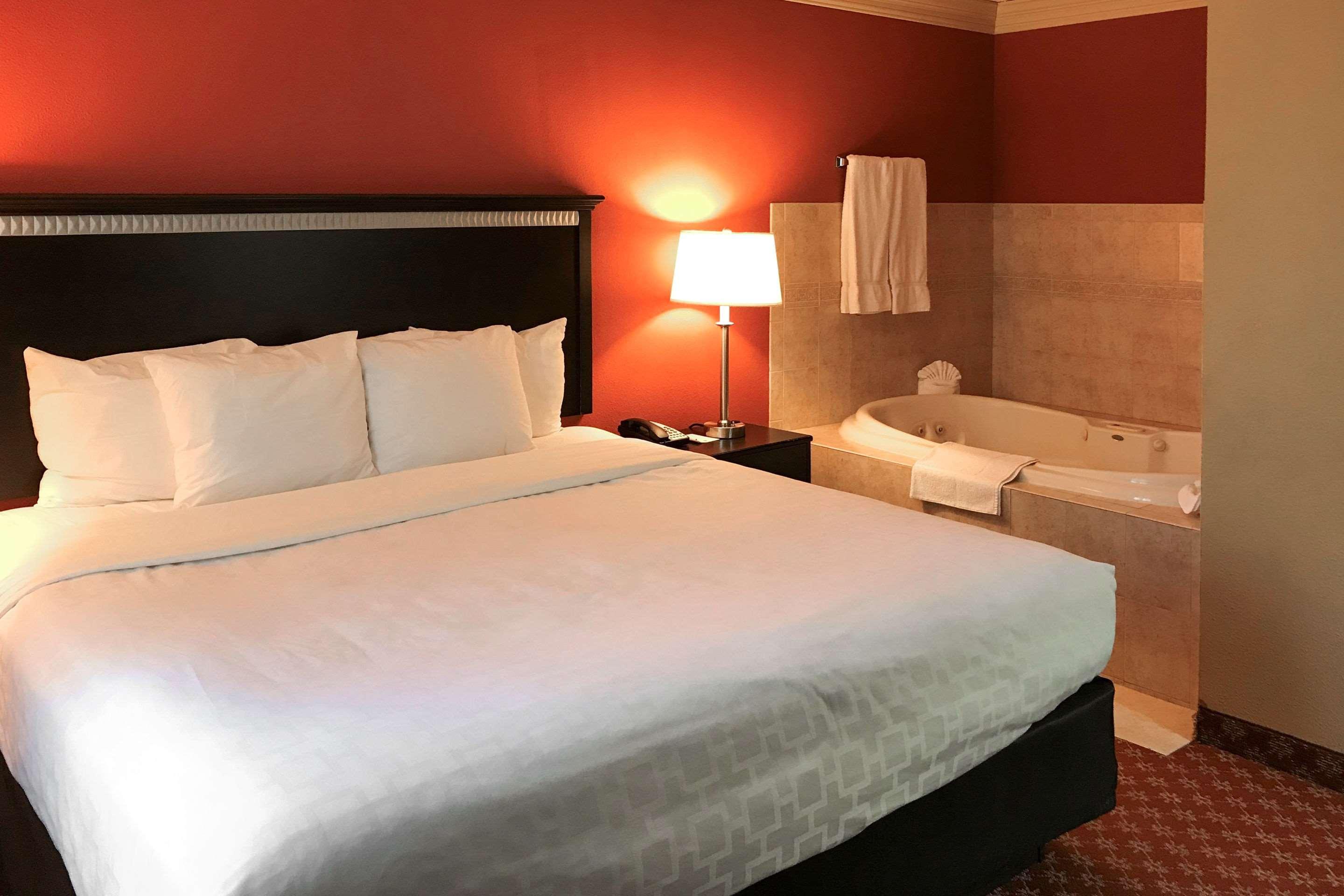 טומס ריבר Clarion Hotel & Conference Center מראה חיצוני תמונה